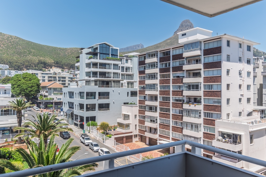 To Let 3 Bedroom Property for Rent in Sea Point Western Cape